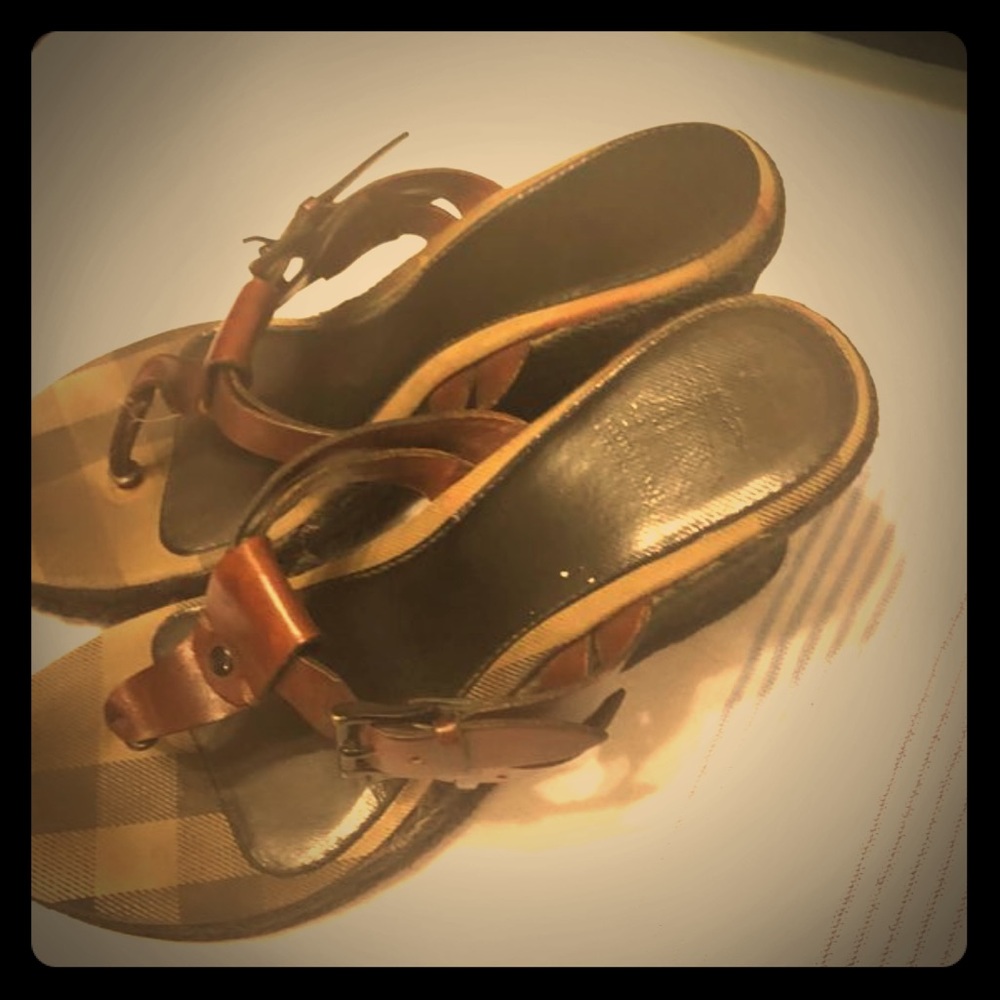 Burberry sandals size 8
